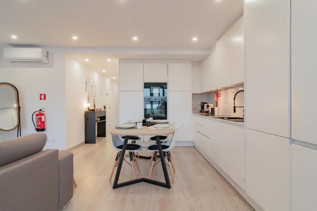 Stylish Apartment W/ River View By Lovelystay Oeiras Eksteriør bilde