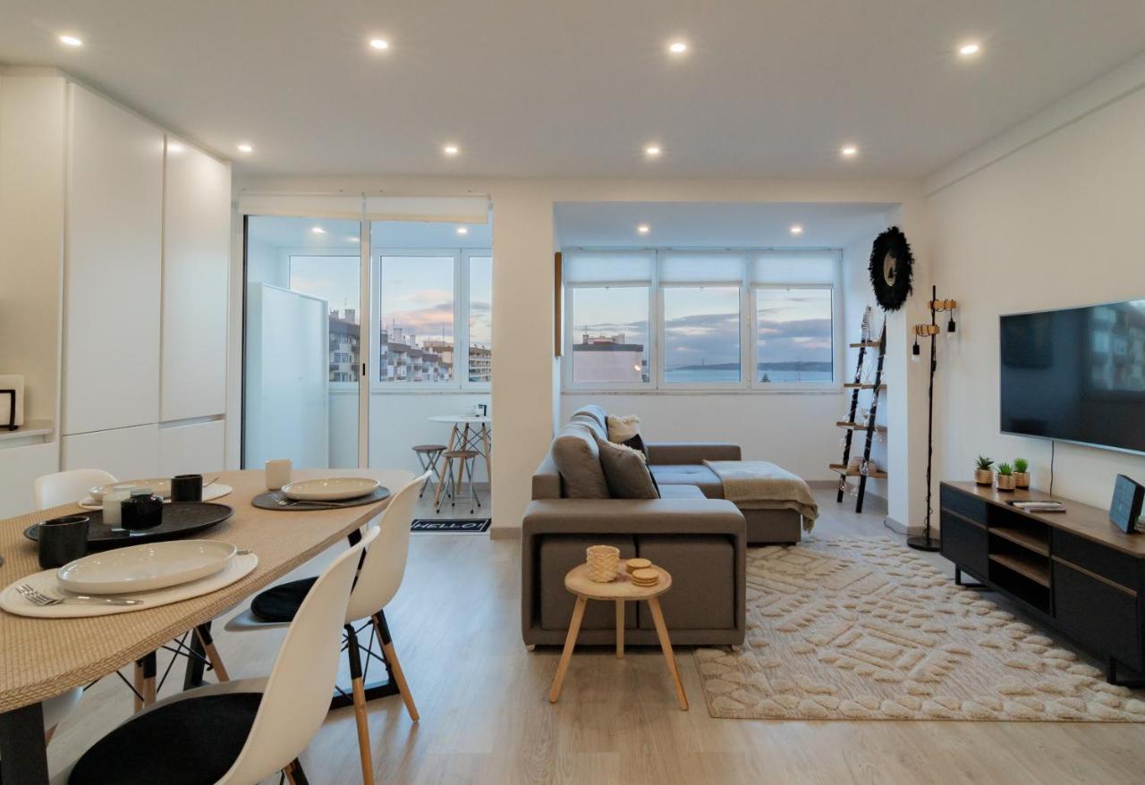 Stylish Apartment W/ River View By Lovelystay Oeiras Eksteriør bilde
